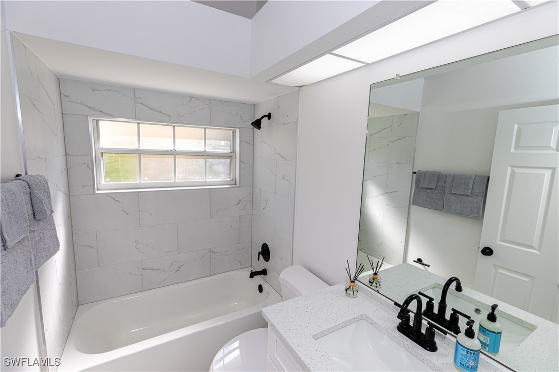 2 Bed SingleFamilyResidence for Sale in North Fort Myers, FL — photo 14