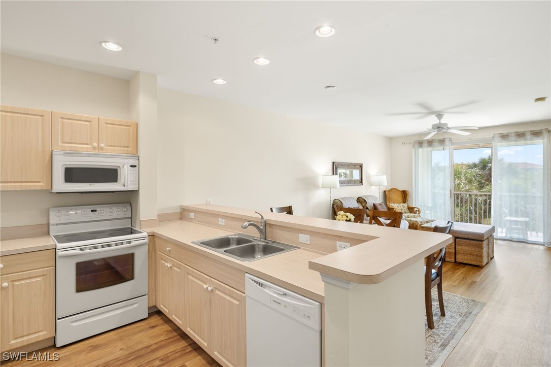 2 Bed Condominium for Sale in Clubhouse Villas, FL, $186,800 — photo 14