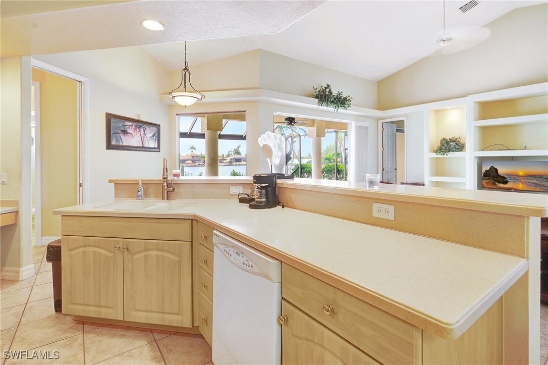 3 Bed Pool Home for Sale in Cape Coral, photo 14