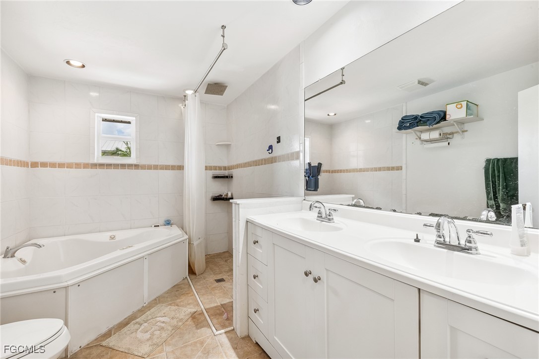 4 Bed Pool Home for Sale in Buckingham, photo 14