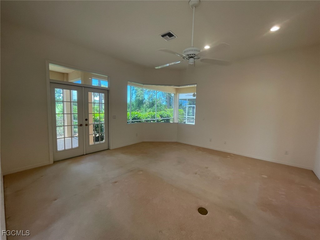 3 Bed SingleFamilyResidence for Sale in Seminole, FL — photo 14