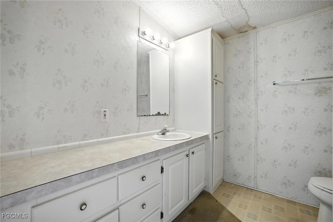 2 Bed ManufacturedHome for Sale in Fort Myers, FL, $89,000 — photo 14