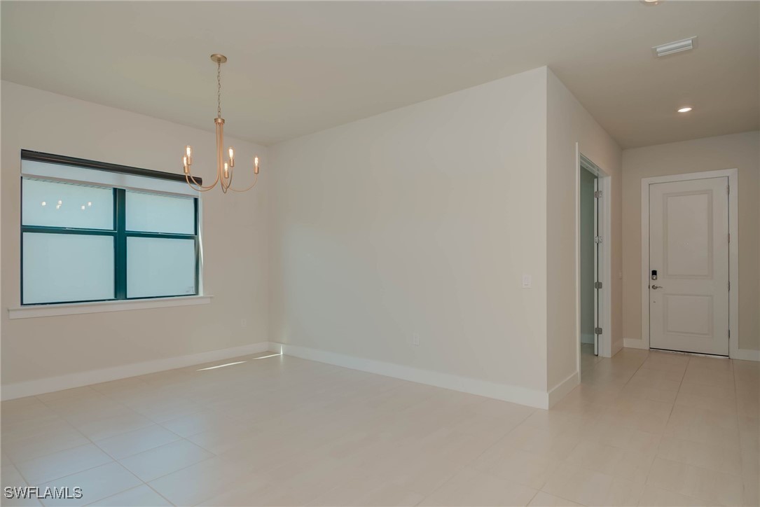5 Bed SingleFamilyResidence for Sale in Avalon Park, photo 14