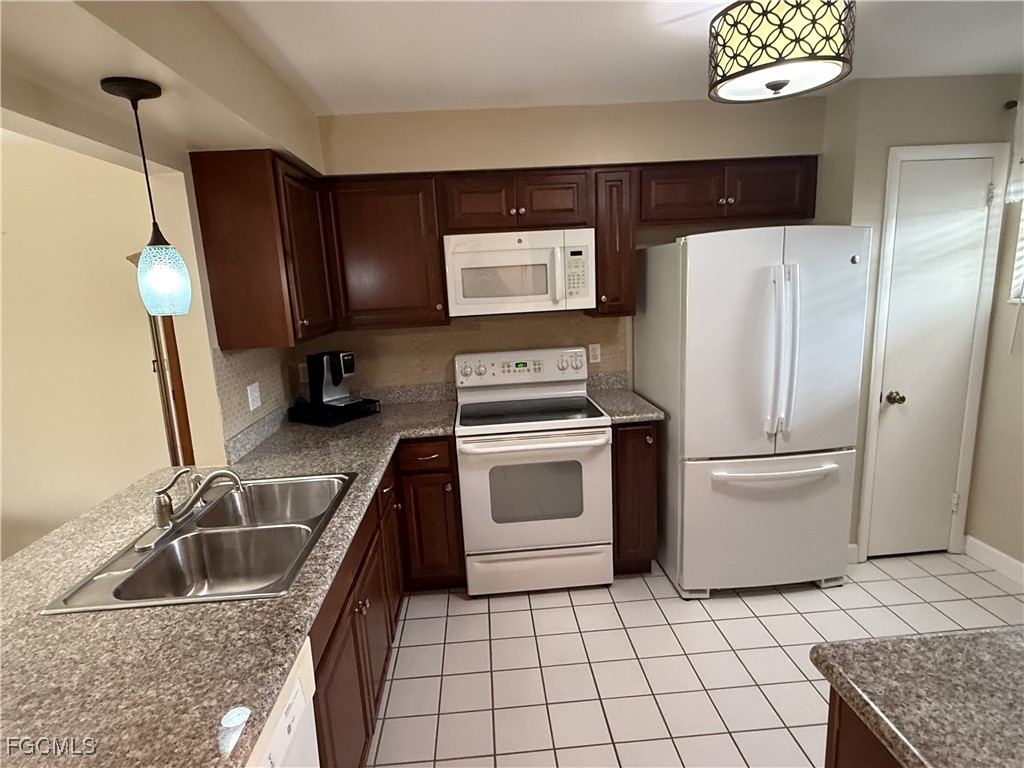 2 Bed Condominium for Sale in Greenwood Condo, FL, $114,500 — photo 14