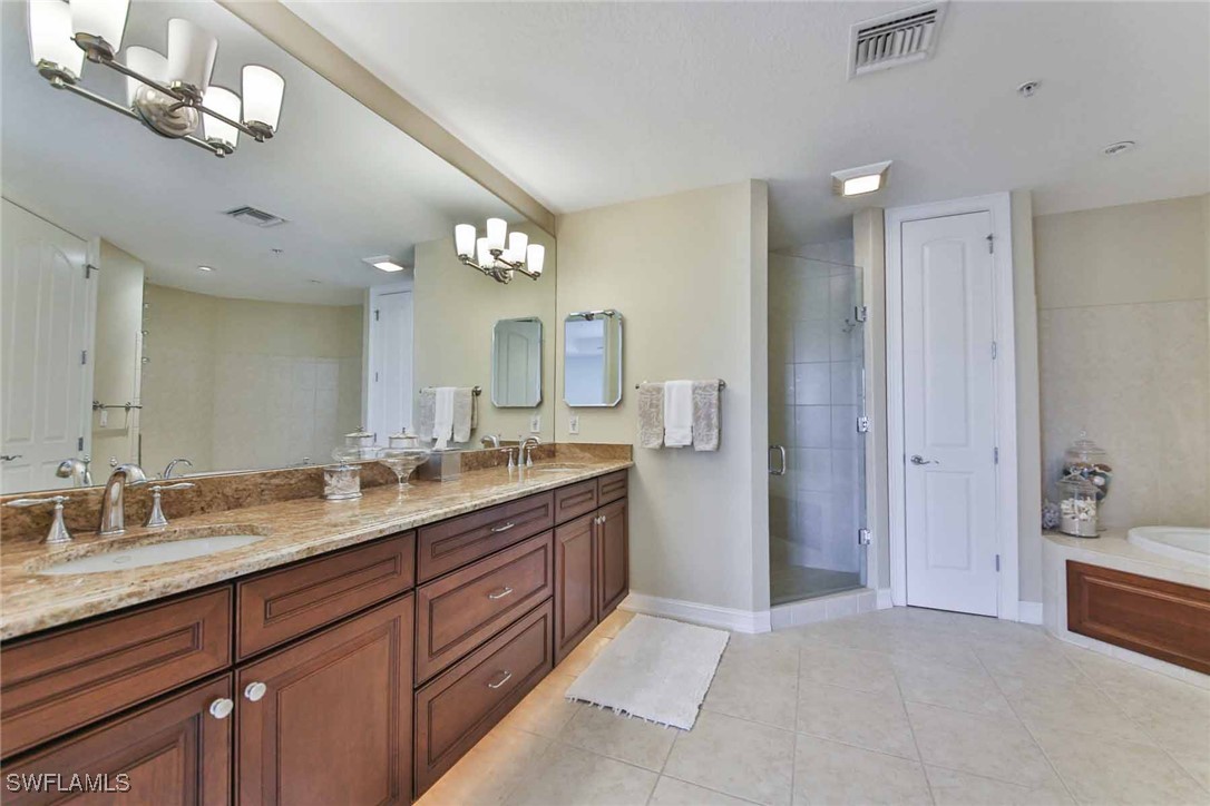 3 Bed Condominium for Sale in Naples, photo 14