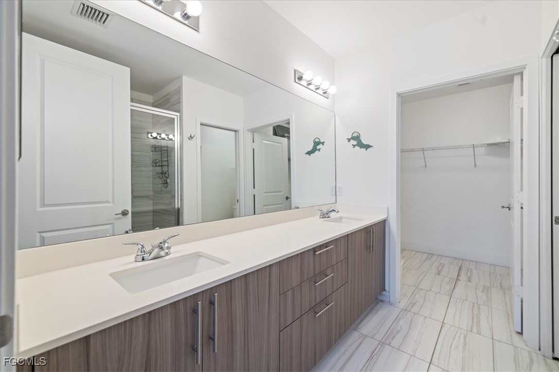 2 Bed Condominium for Sale in Royal Pointe, photo 14
