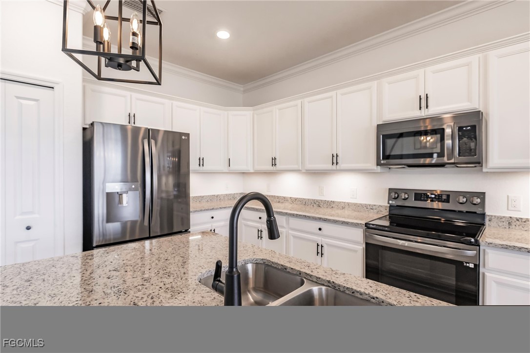 4 Bed SingleFamilyResidence for Sale in Portico, FL — photo 14