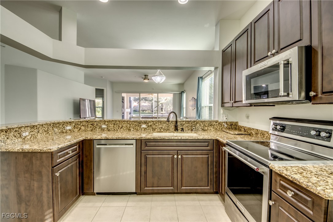 3 Bed Waterfront Home for Sale in Fort Myers, photo 14