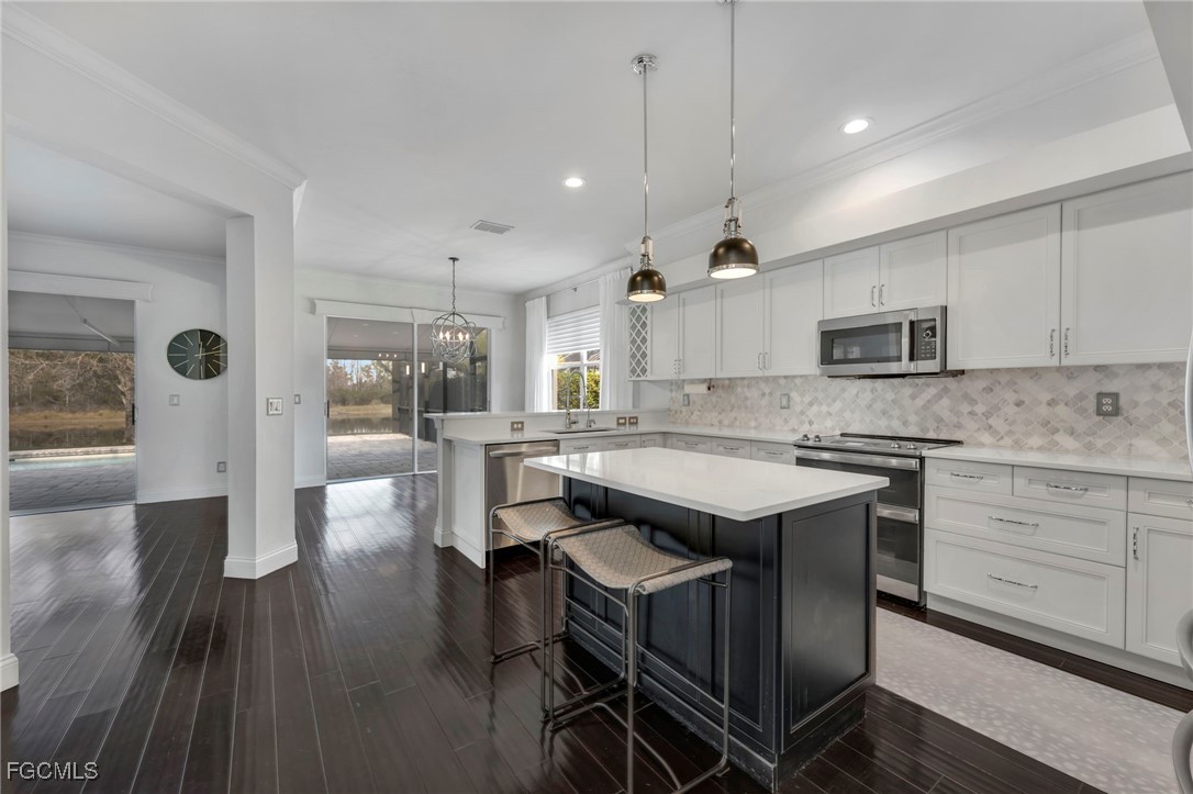 5 Bed Pool Home for Sale in Stoneybrook, photo 14