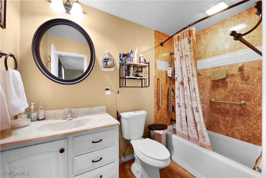 5 Bed SingleFamilyResidence for Sale in Wedgewood, photo 14