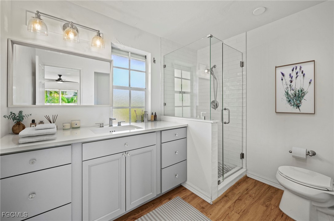 5 Bed Waterfront Home for Sale in Avion Park, photo 14
