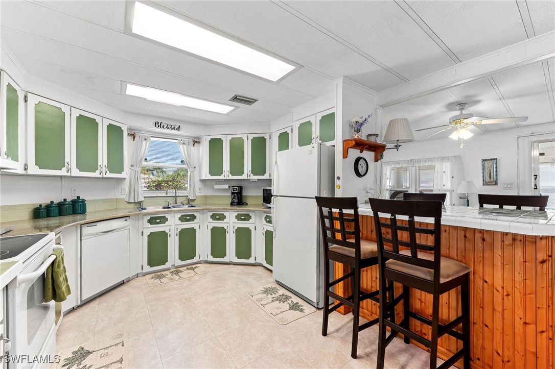 2 Bed ManufacturedHome for Sale in Naples, FL, $159,000 — photo 14