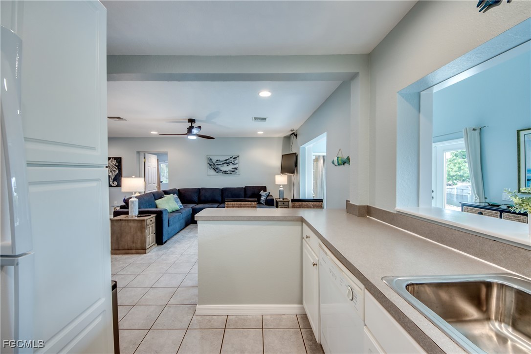 2 Bed Waterfront Home for Sale in Bokeelia, photo 14