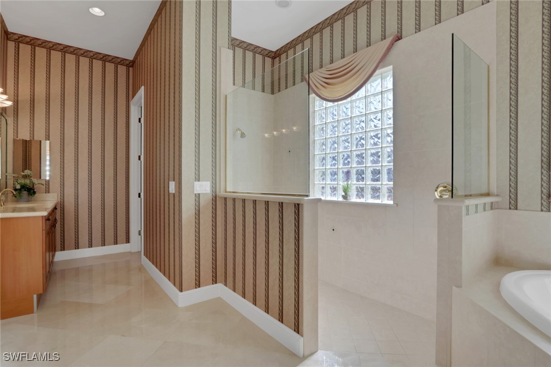 4 Bed Pool Home for Sale in Naples, photo 14