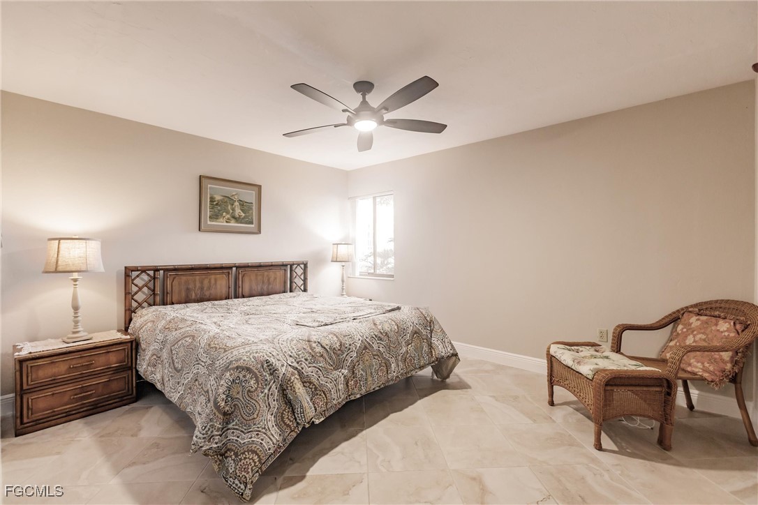 2 Bed Waterfront Home for Sale in Fort Myers, photo 14