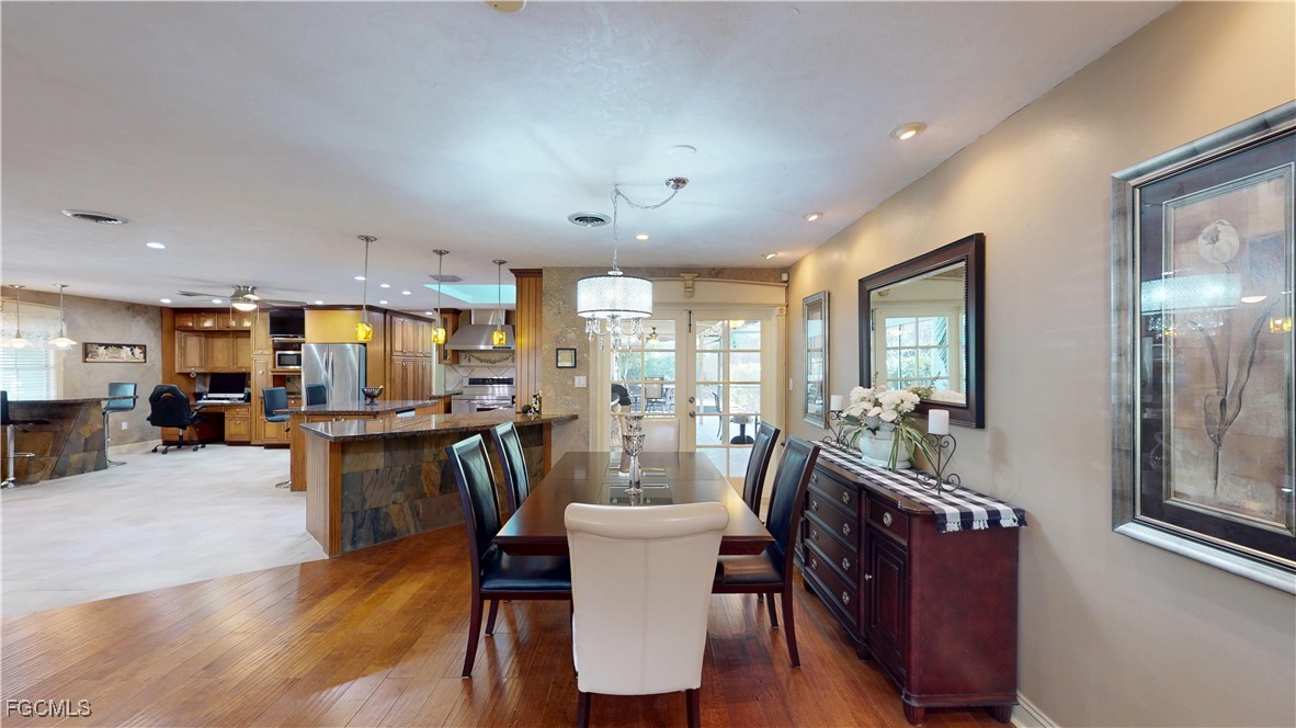 3 Bed Pool Home for Sale in Meadows, photo 14