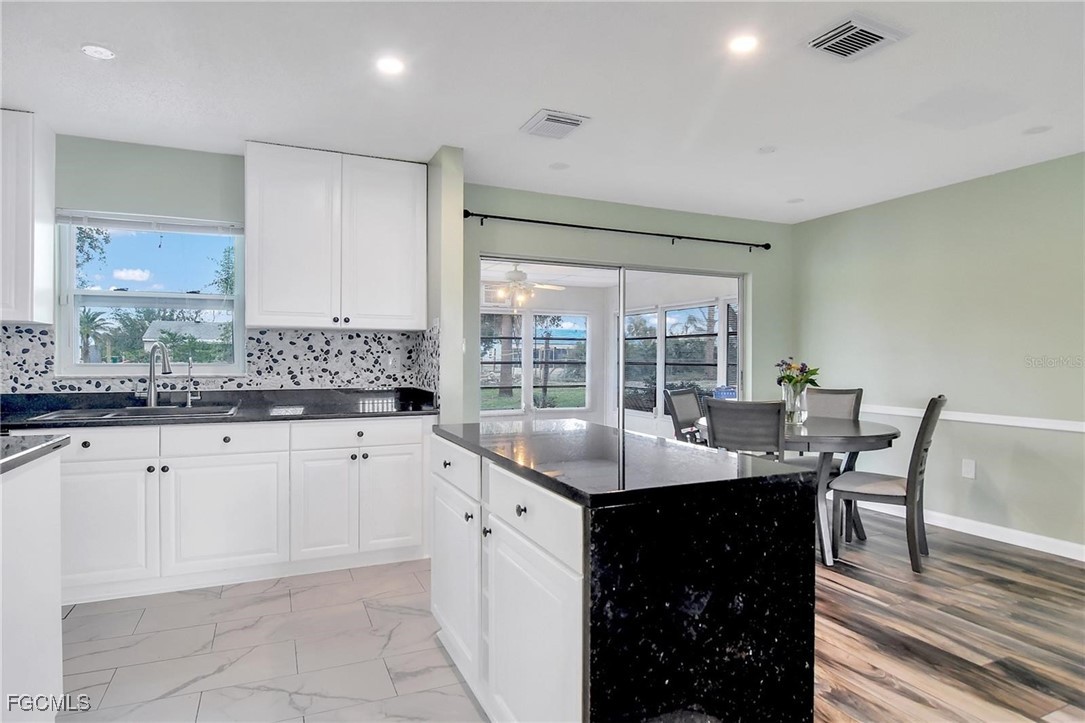 2 Bed SingleFamilyResidence for Sale in Port Charlotte, photo 14