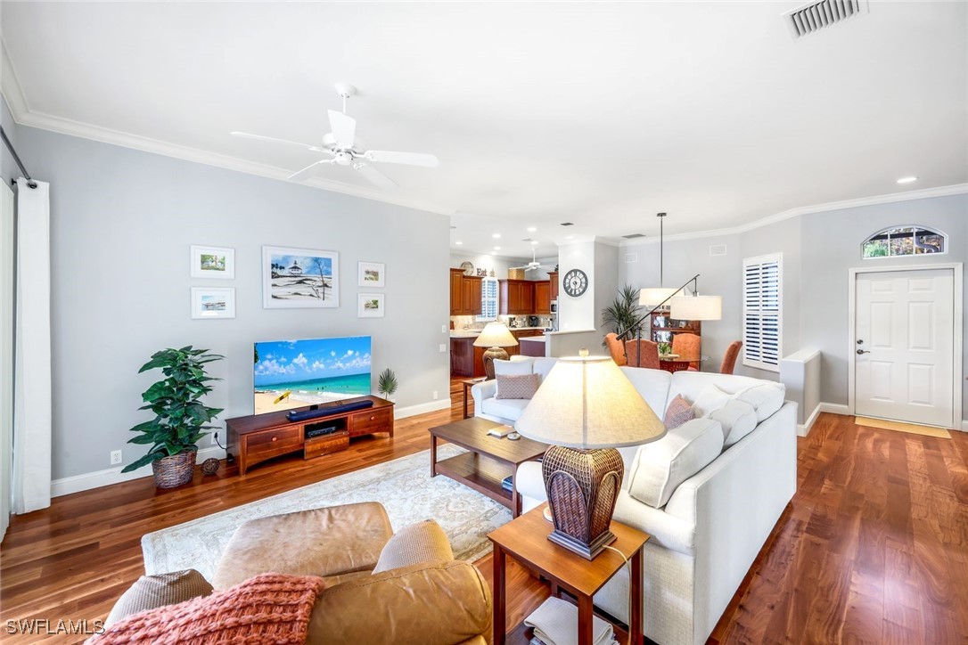 2 Bed SingleFamilyResidence for Sale in Naples, photo 14
