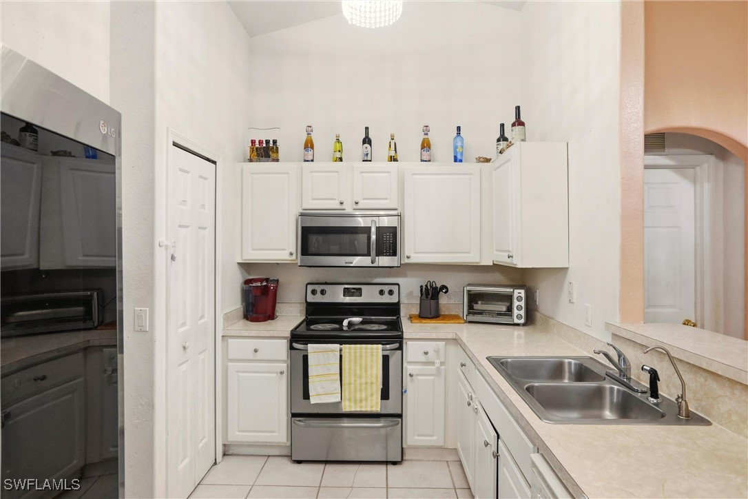 3 Bed SingleFamilyResidence for Sale in Naples, photo 14