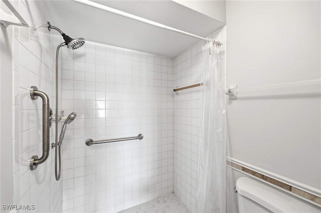 2 Bed Condominium for Sale in Country Glen, FL, $249,000 — photo 14