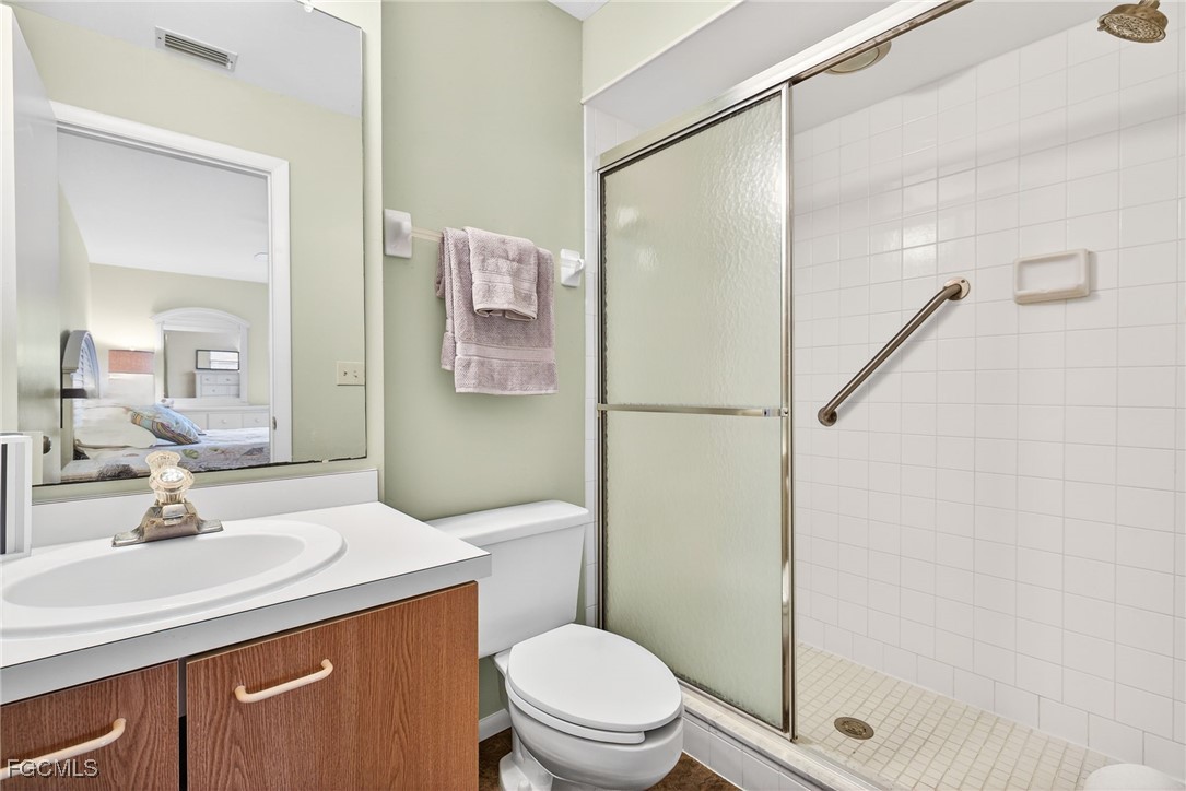 2 Bed Condominium for Sale in Fort Myers, FL, $150,000 — photo 14