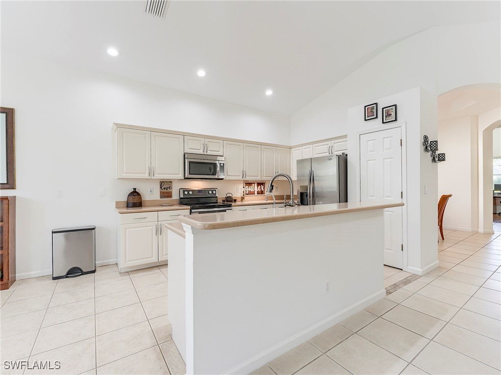 3 Bed Pool Home for Sale in Bramble Cove, FL, $399,000 — photo 14