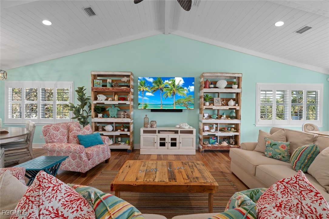 3 Bed Pool Home for Sale in Del Sega, photo 14