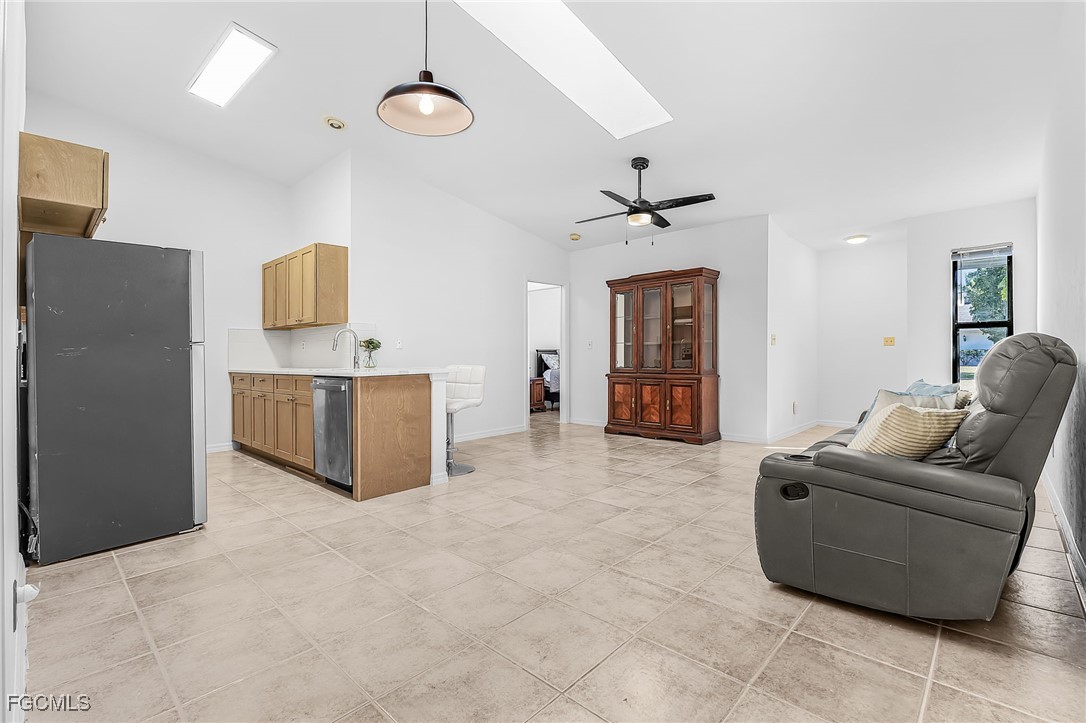 2 Bed Attached for Sale in Cape Coral, photo 14