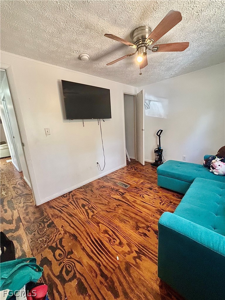 3 Bed SingleFamilyResidence for Sale in Clewiston, FL — photo 14