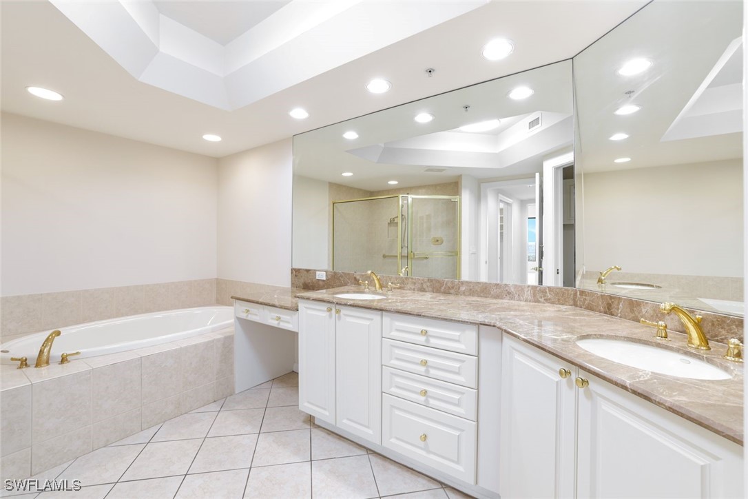 2 Bed Condominium for Sale in Aversana, FL, $584,000 — photo 14
