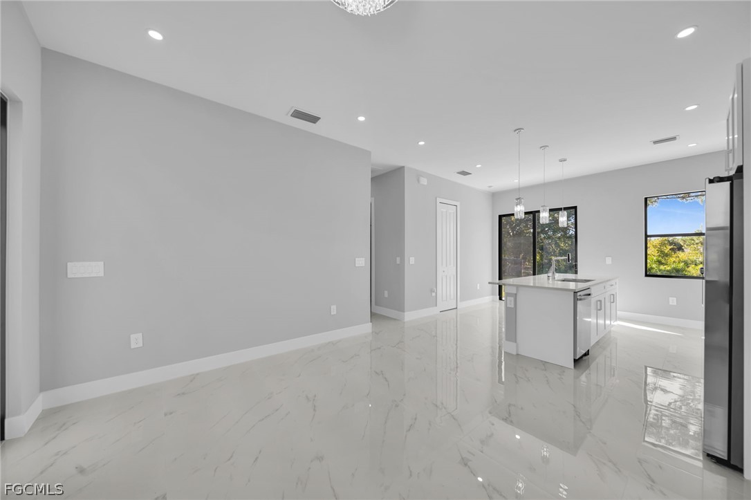 3 Bed SingleFamilyResidence for Sale in Lehigh Acres, photo 14