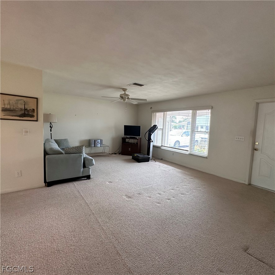 2 Bed SingleFamilyResidence for Sale in Cape Coral, photo 14