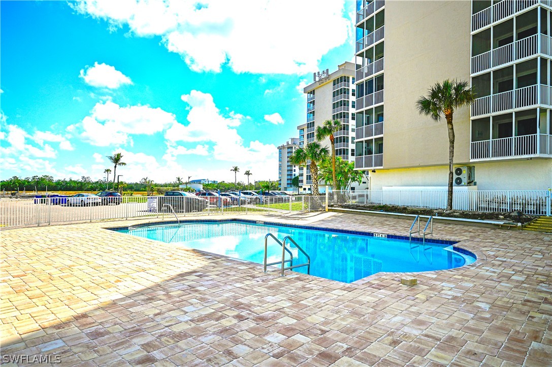 1 Bed Waterfront Home for Sale in Beach And Tennis Club, photo 14