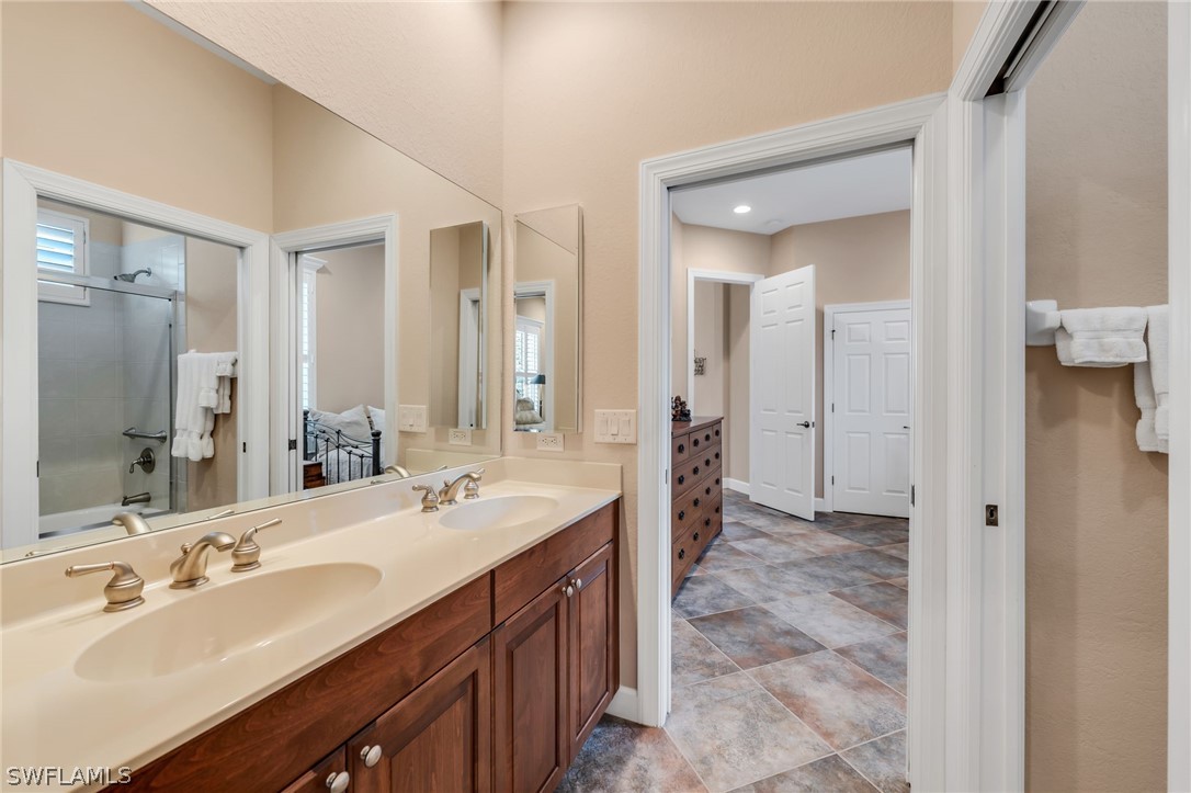 3 Bed Pool Home for Sale in Hollybrook, photo 14