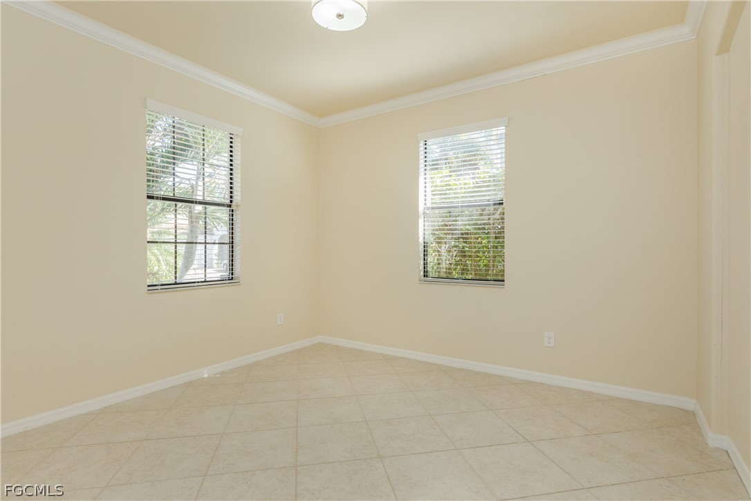 6 Bed Waterfront Home for Sale in Fort Myers, FL, $429,000 — photo 14
