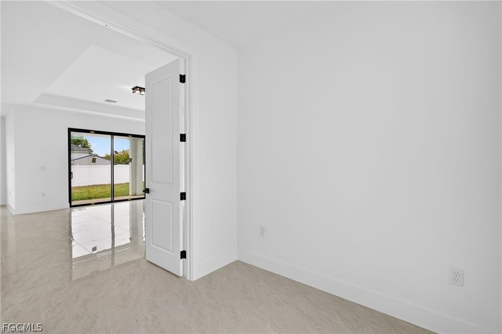 3 Bed SingleFamilyResidence for Sale in Lehigh Acres, photo 14