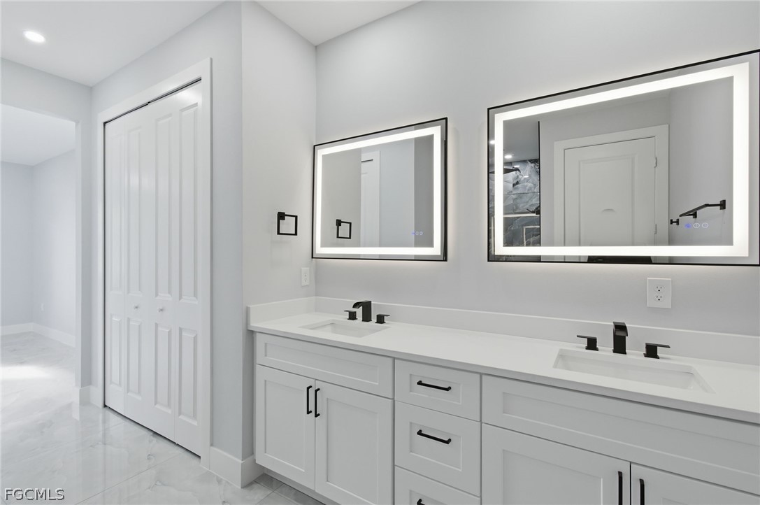 3 Bed SingleFamilyResidence for Sale in Lehigh Acres, photo 14