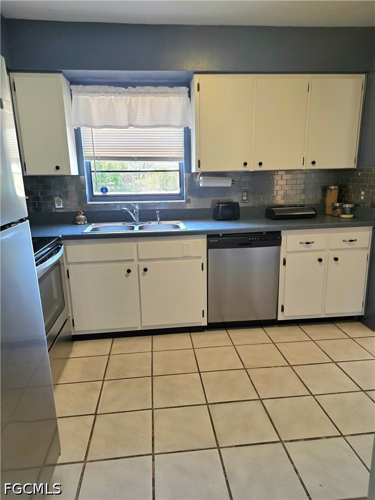 3 Bed SingleFamilyResidence for Sale in Lehigh Acres, photo 14