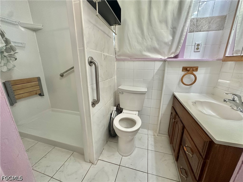 2 Bed SingleFamilyResidence for Sale in Fort Myers, photo 14