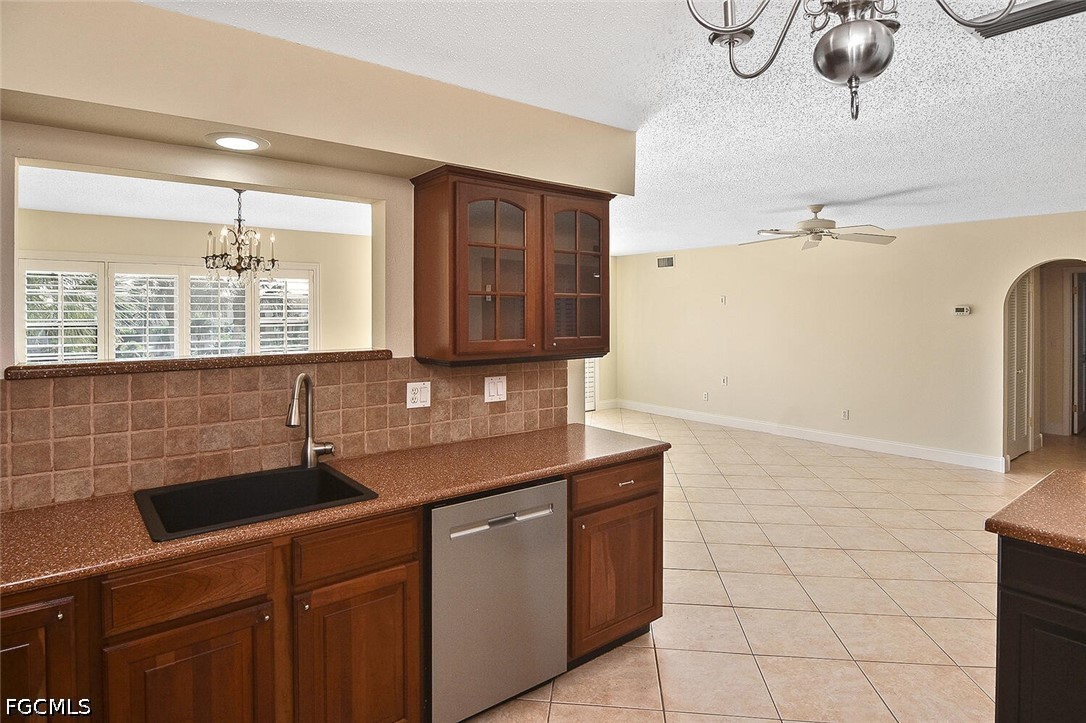 2 Bed Waterfront Home for Sale in Fort Myers, photo 14