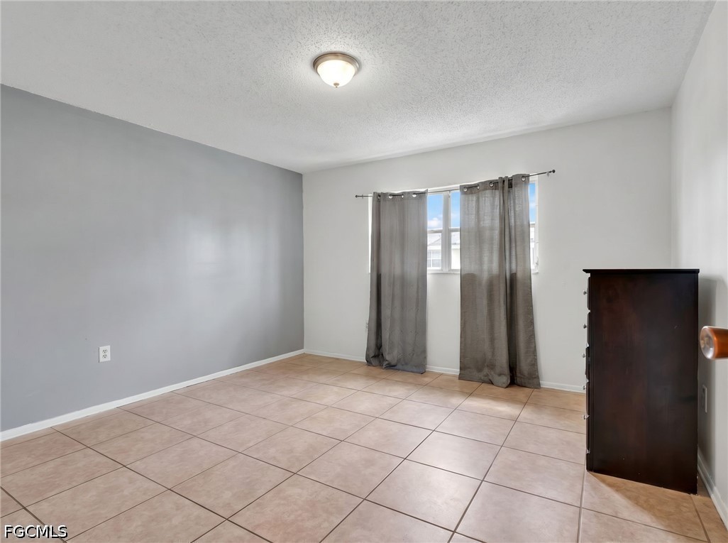 2 Bed Condominium for Sale in Windsor West, photo 14