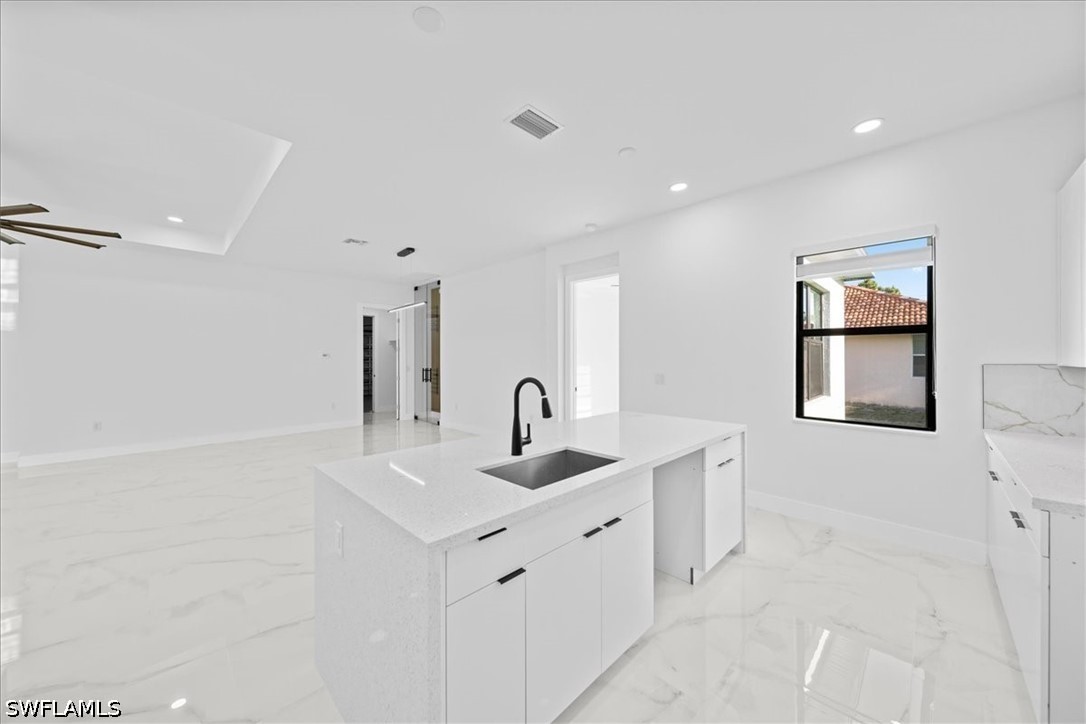 4 Bed SingleFamilyResidence for Sale in Lehigh Acres, photo 14