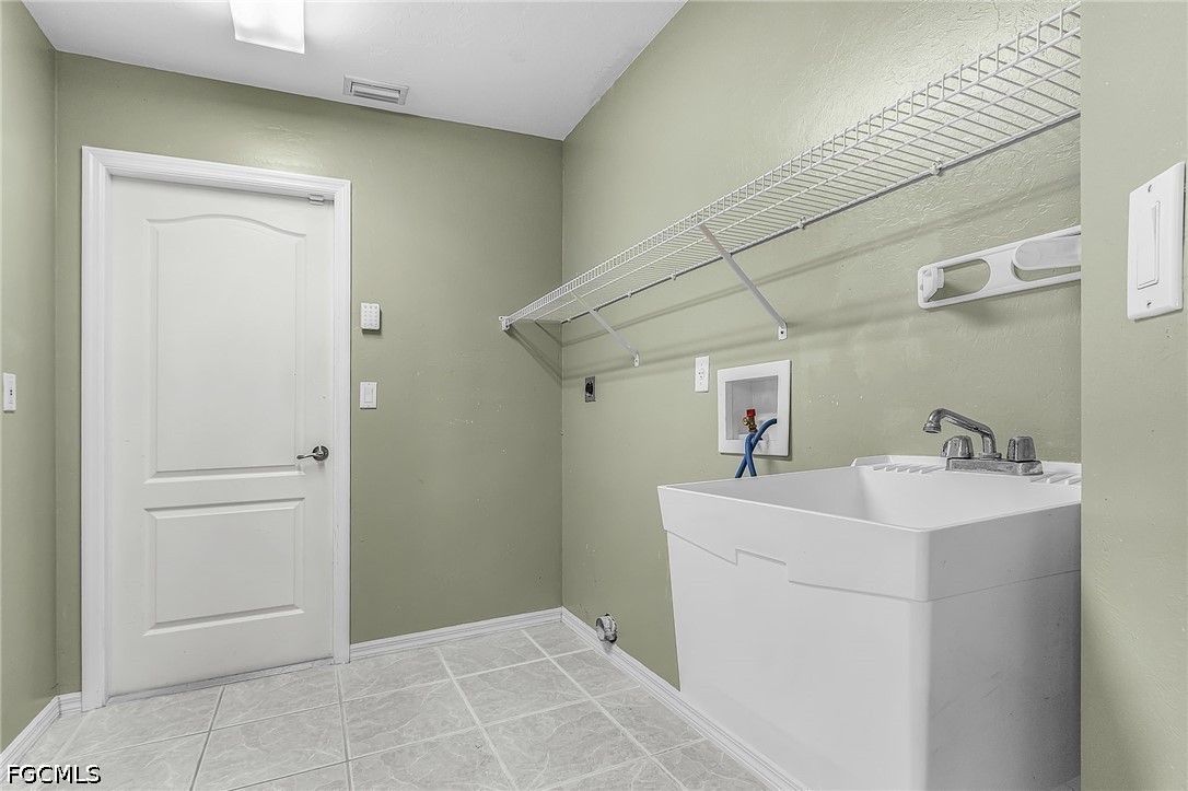 3 Bed Pool Home for Sale in Cape Coral, photo 14