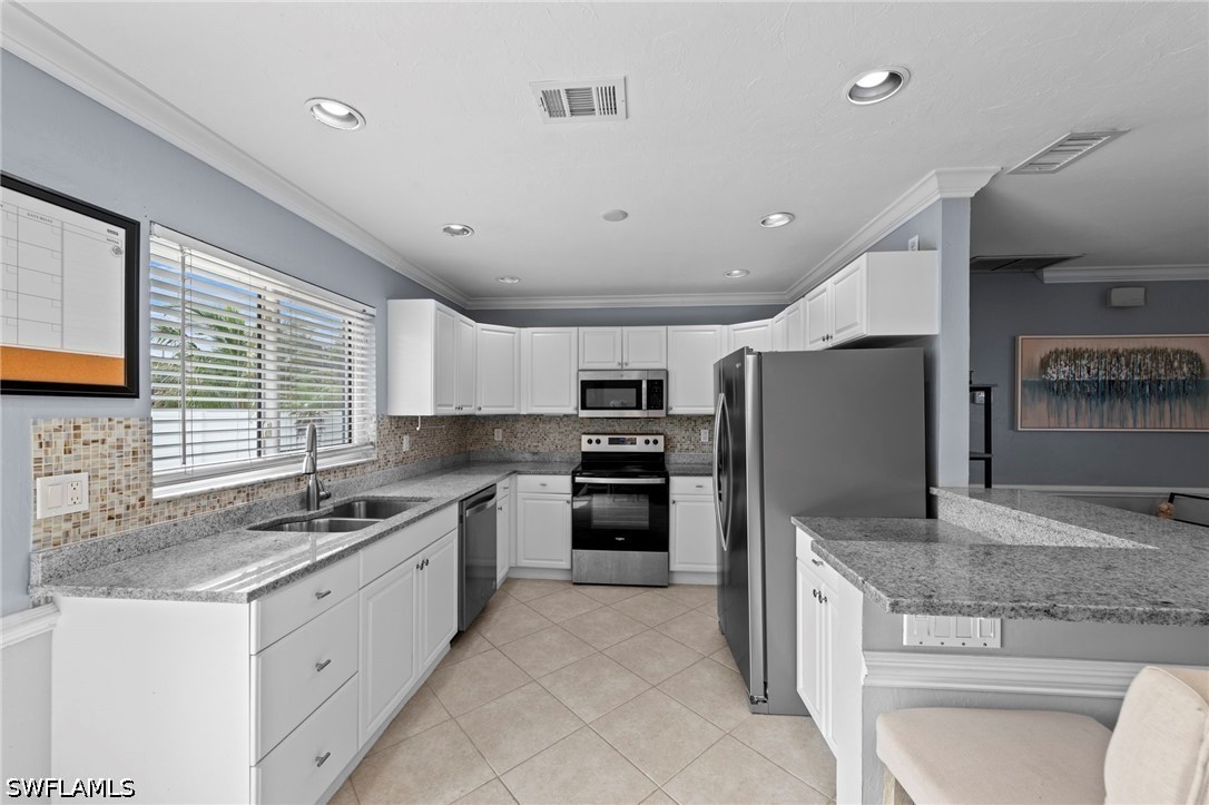 3 Bed Pool Home for Sale in Cape Coral, photo 14