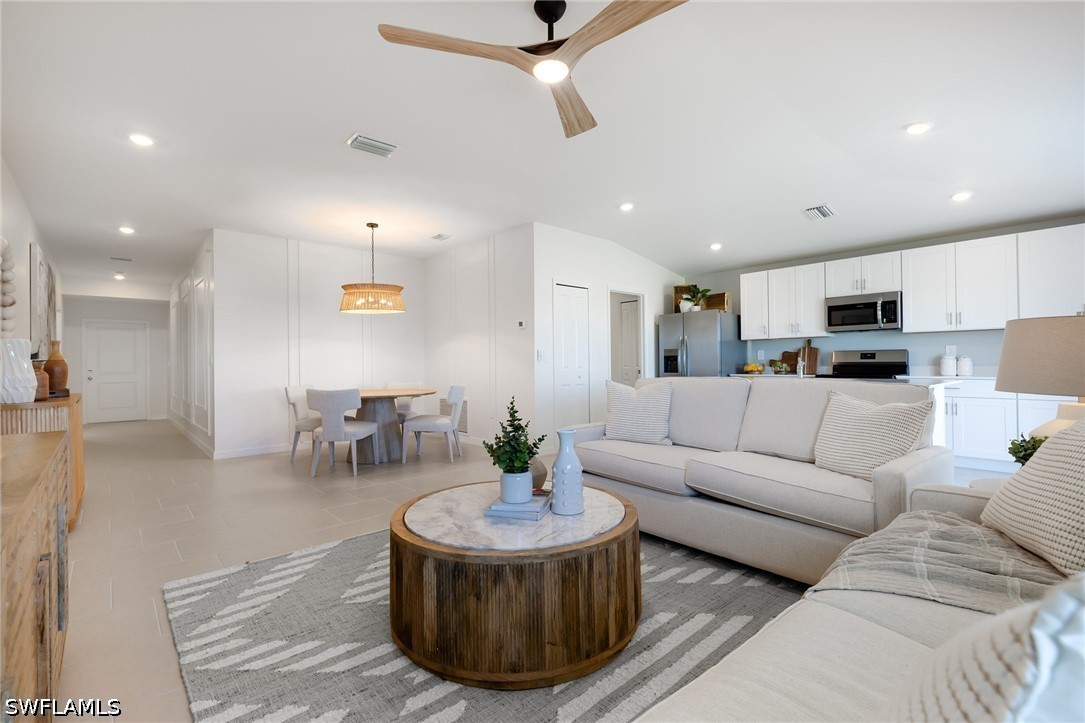 3 Bed SingleFamilyResidence for Sale in Lehigh Acres, photo 14