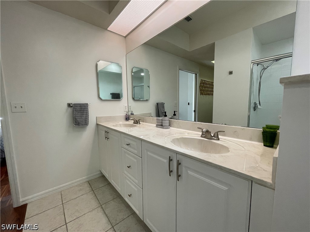 3 Bed Attached for Sale in Naples, photo 14