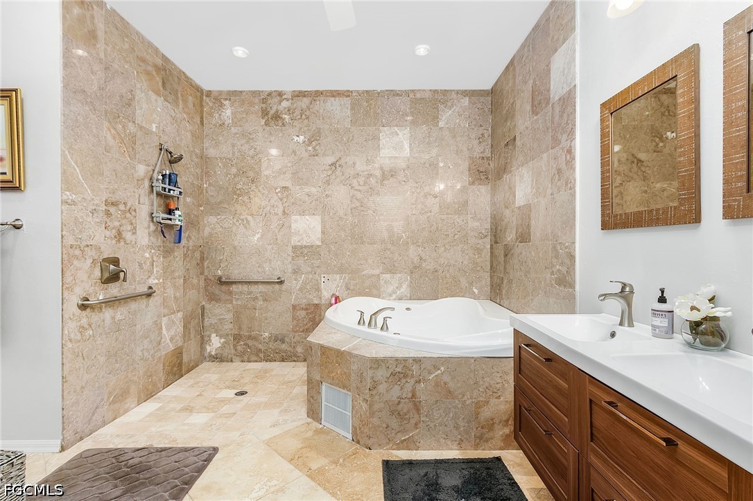 4 Bed SingleFamilyResidence for Sale in Mirror Lakes, FL — photo 14