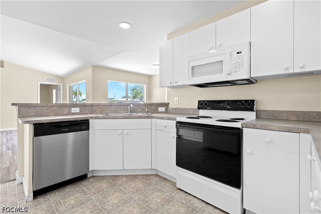 3 Bed SingleFamilyResidence for Sale in Cape Coral, FL — photo 14