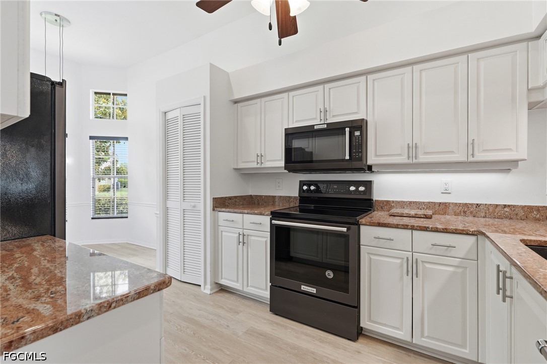 2 Bed Pool Home for Sale in Fort Myers, photo 14