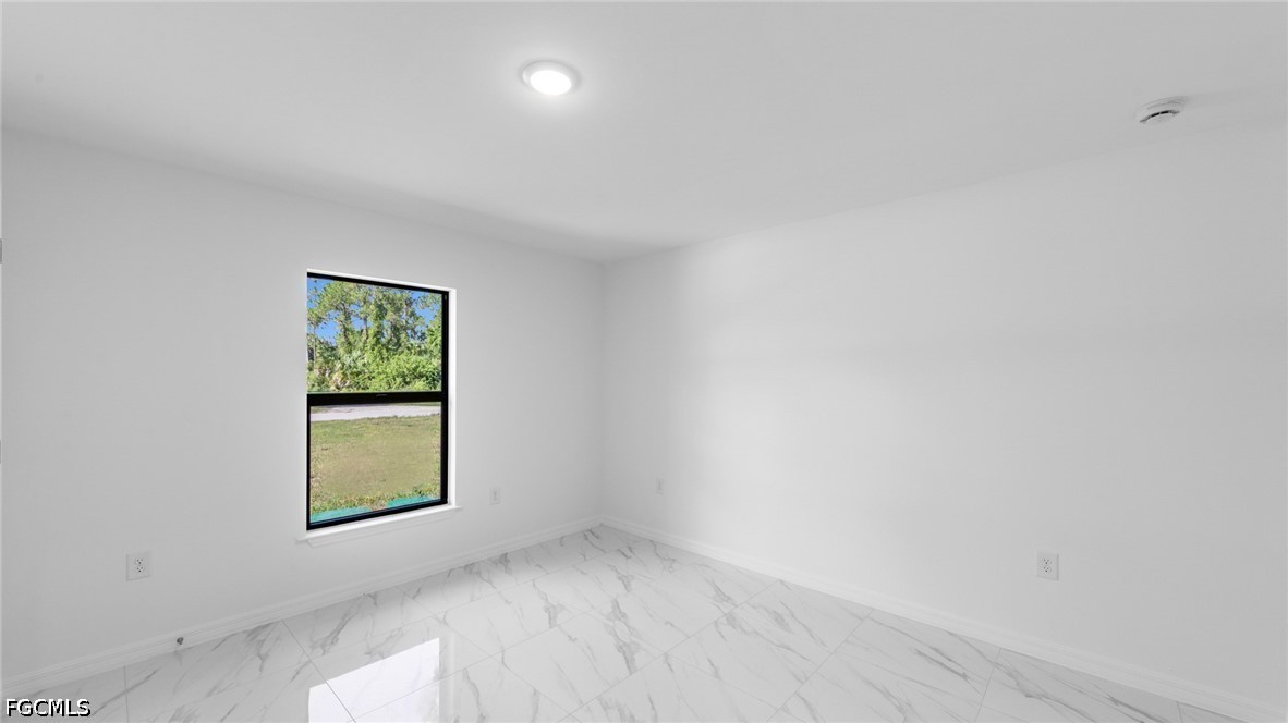 4 Bed SingleFamilyResidence for Sale in Lehigh Acres, photo 14